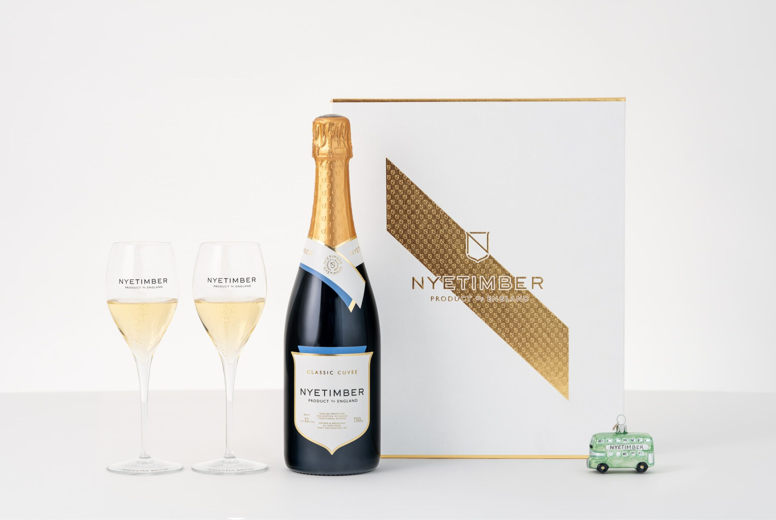 wine bottle and wine glasses gift set, green bus christmas bauble decoration